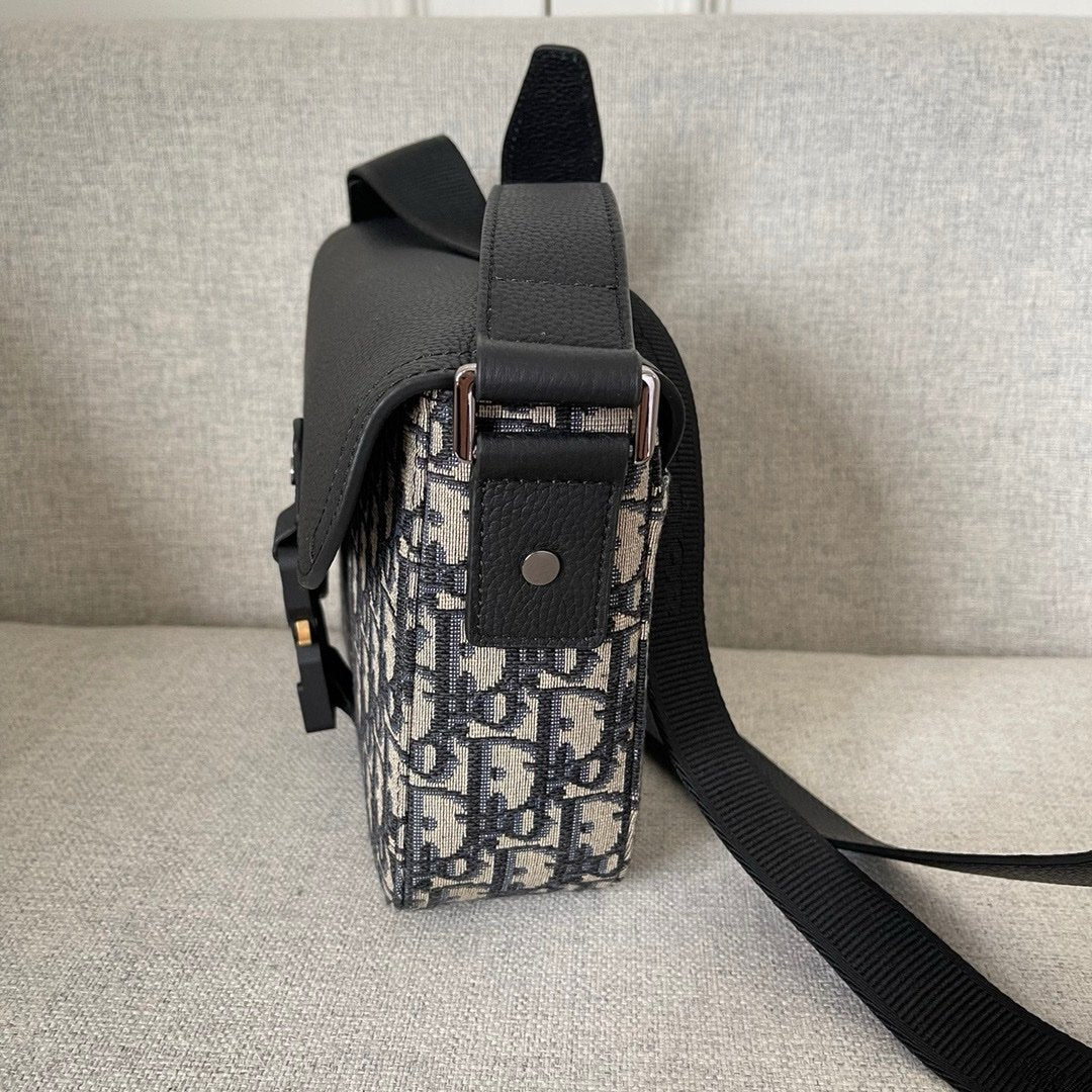 Dior Oblique Saddle Messenger Bag