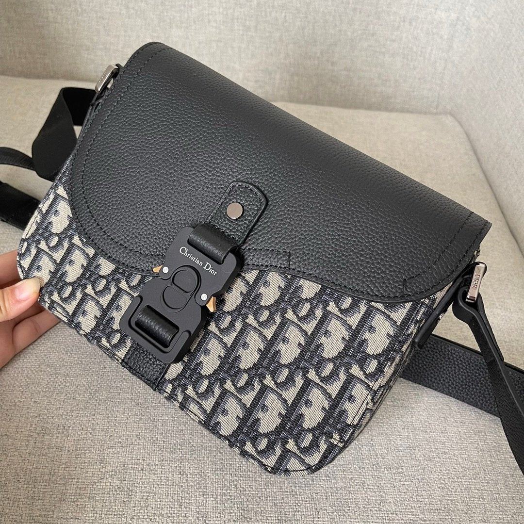 Dior Oblique Saddle Messenger Bag