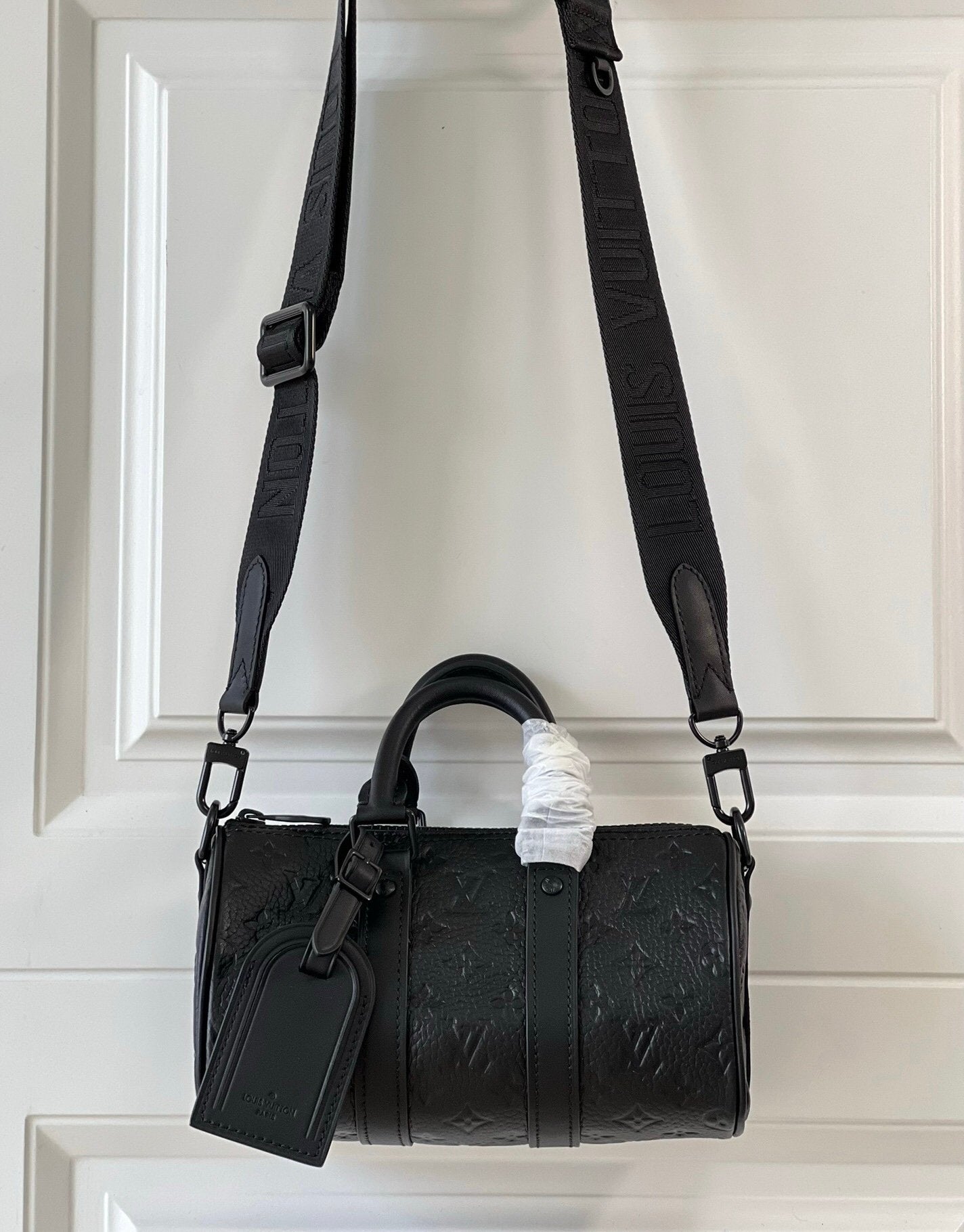 Louis Vuitton Keepall Bandouliere 25 Monogram Taurillon Leather Black