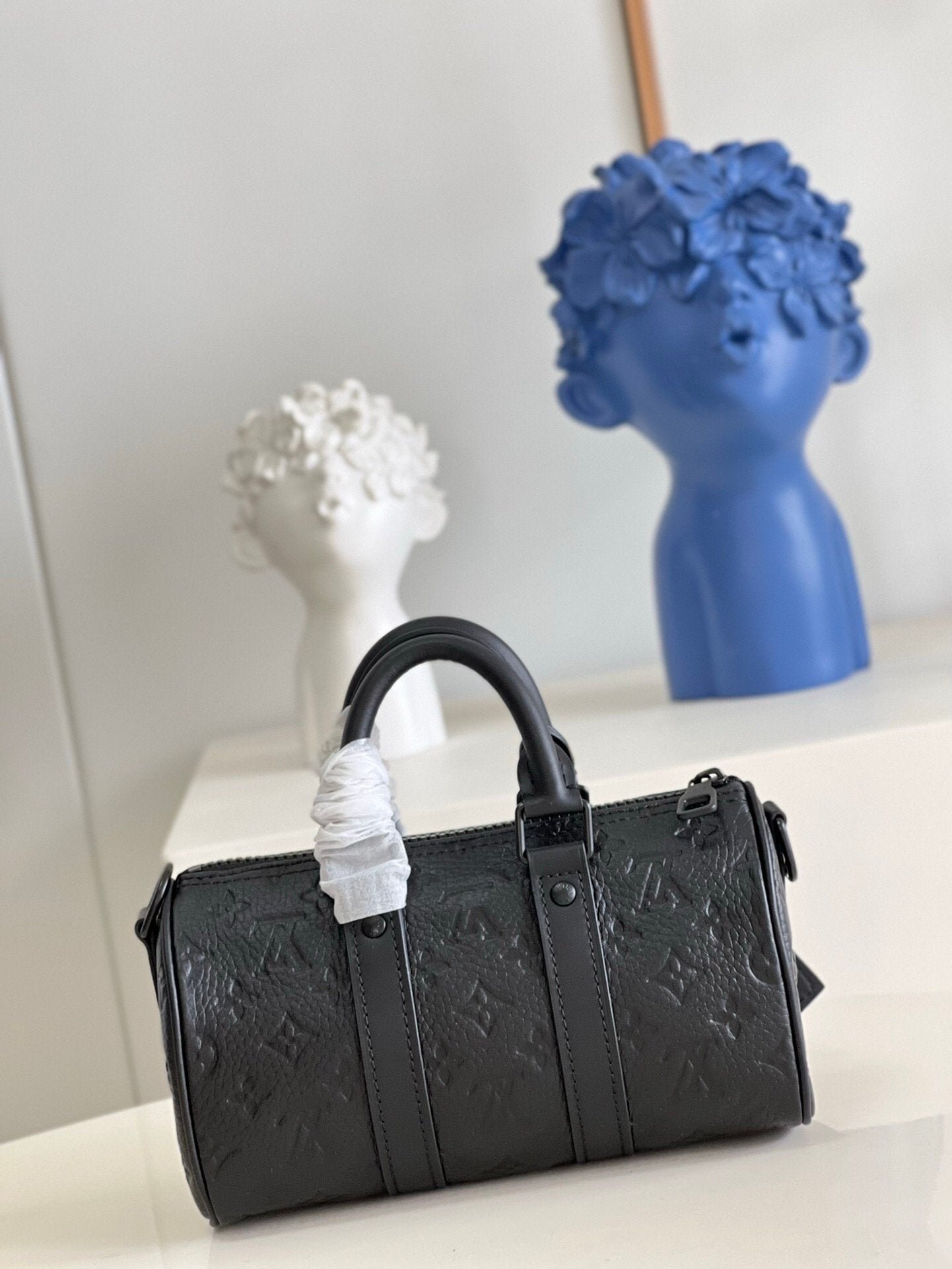 Louis Vuitton Keepall Bandouliere 25 Monogram Taurillon Leather Black