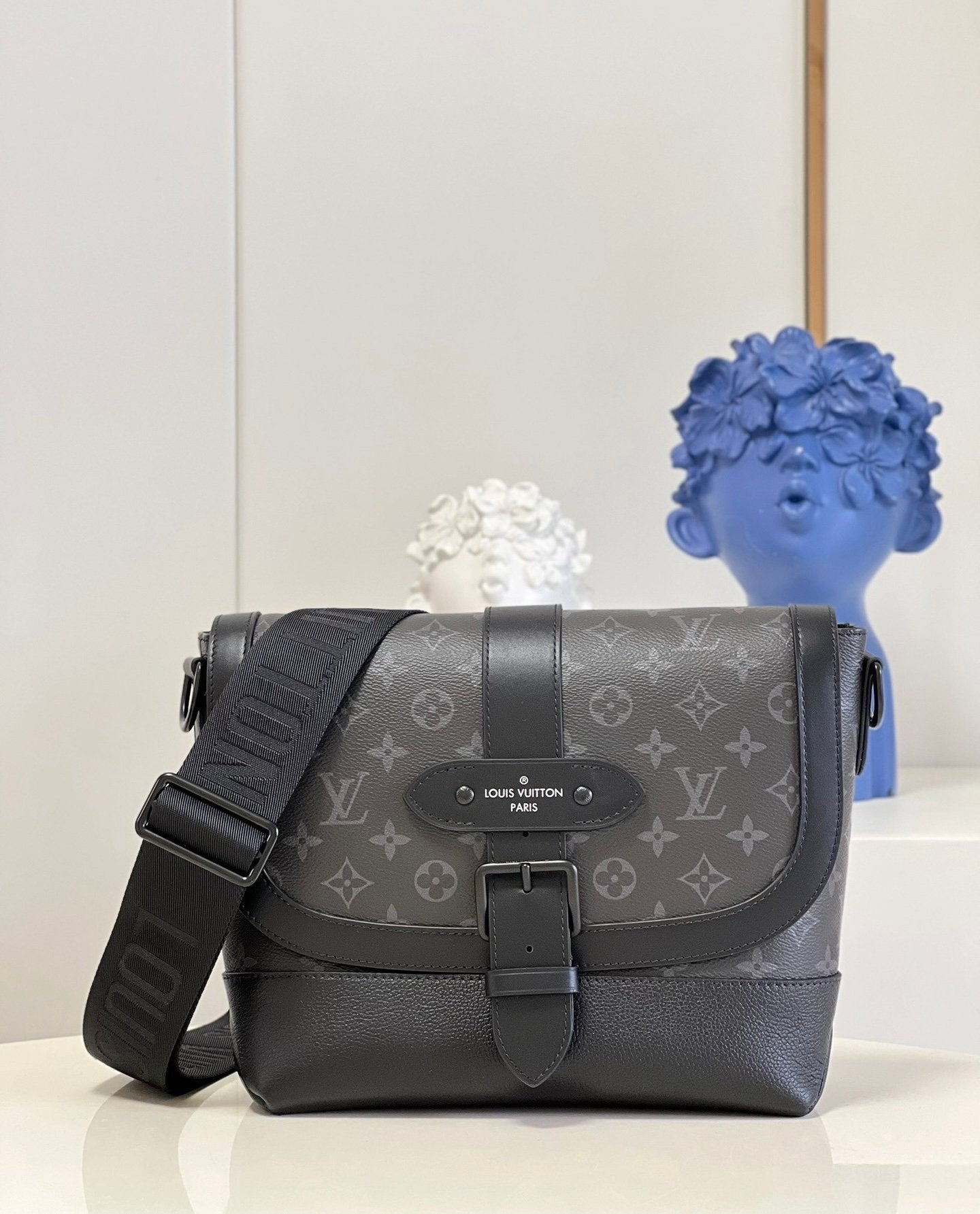 Louis Vuitton Saumur Messenger Black