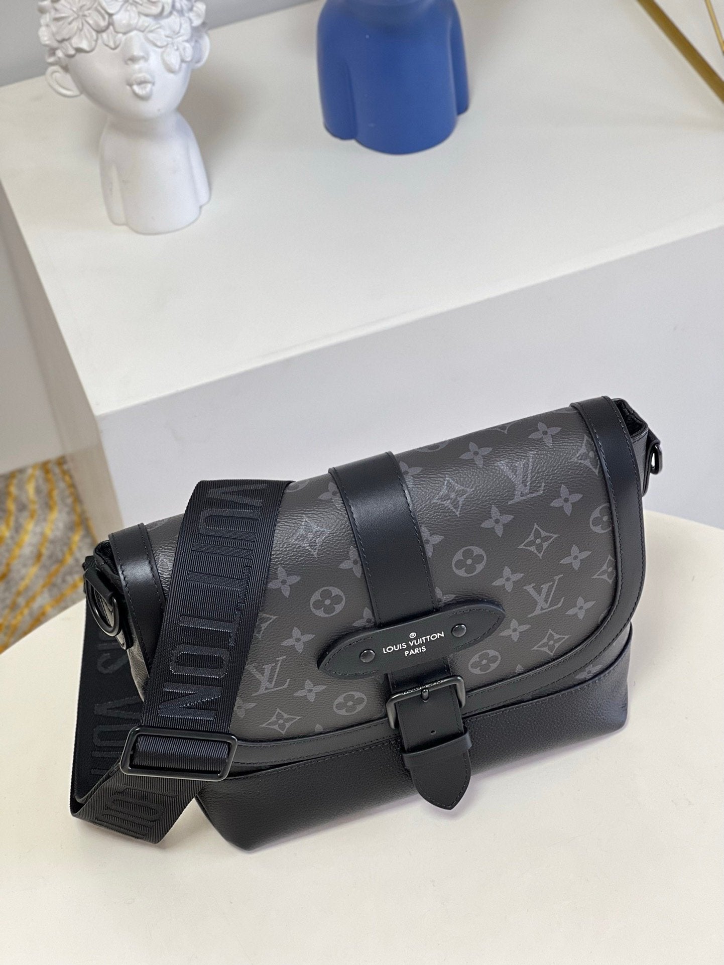 Louis Vuitton Saumur Messenger Black
