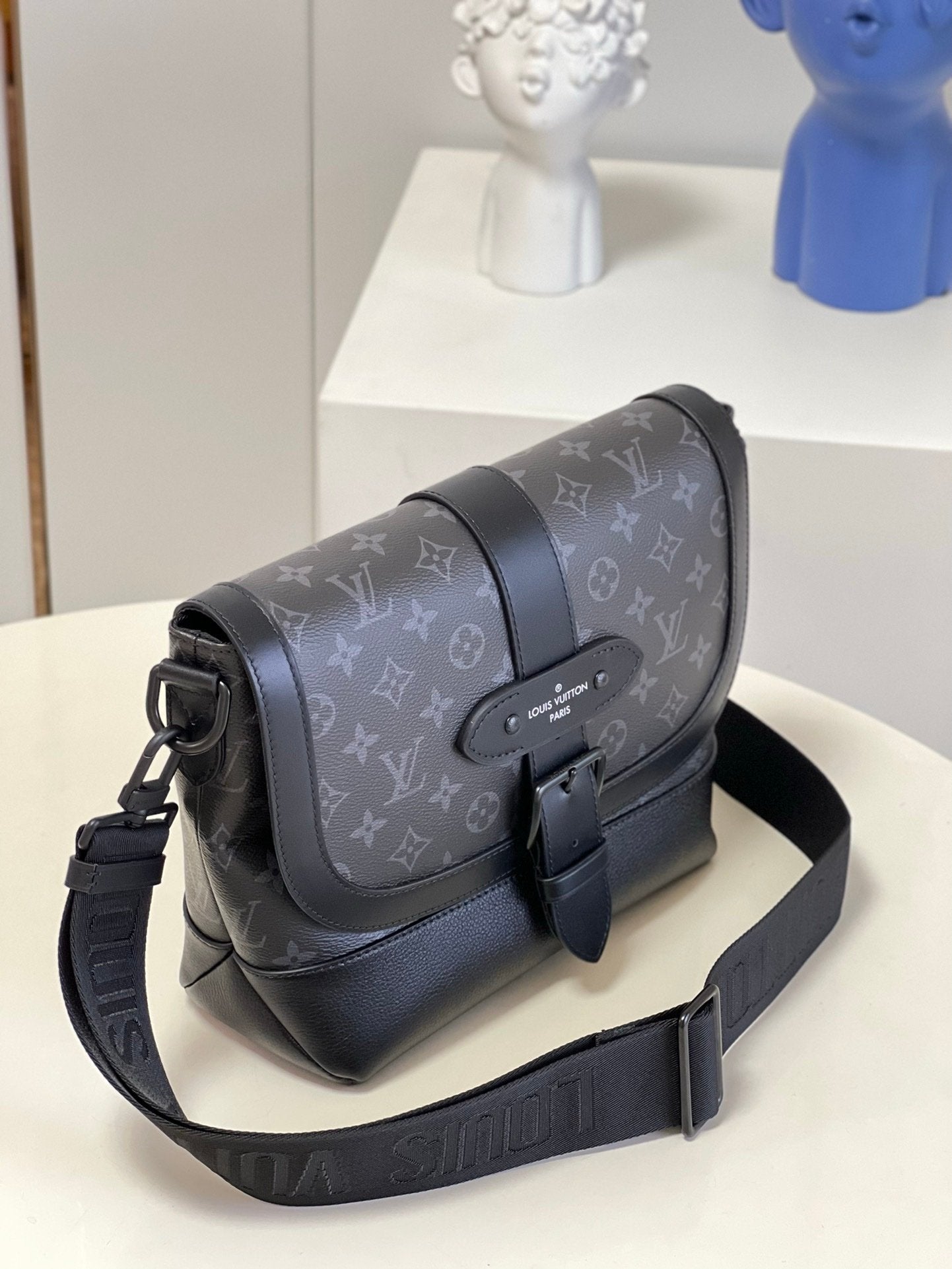 Louis Vuitton Saumur Messenger Black