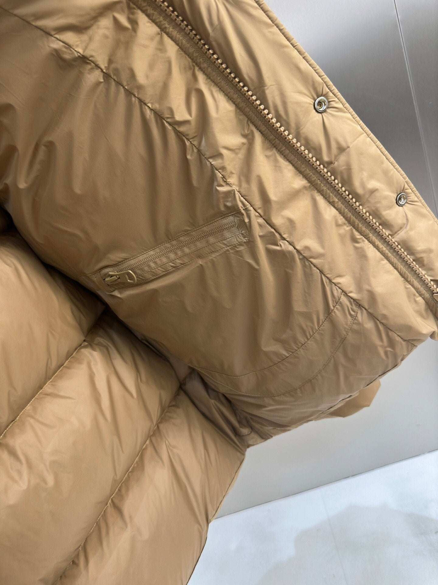 Burberry Halsby Puffer Down Jacket  Beige