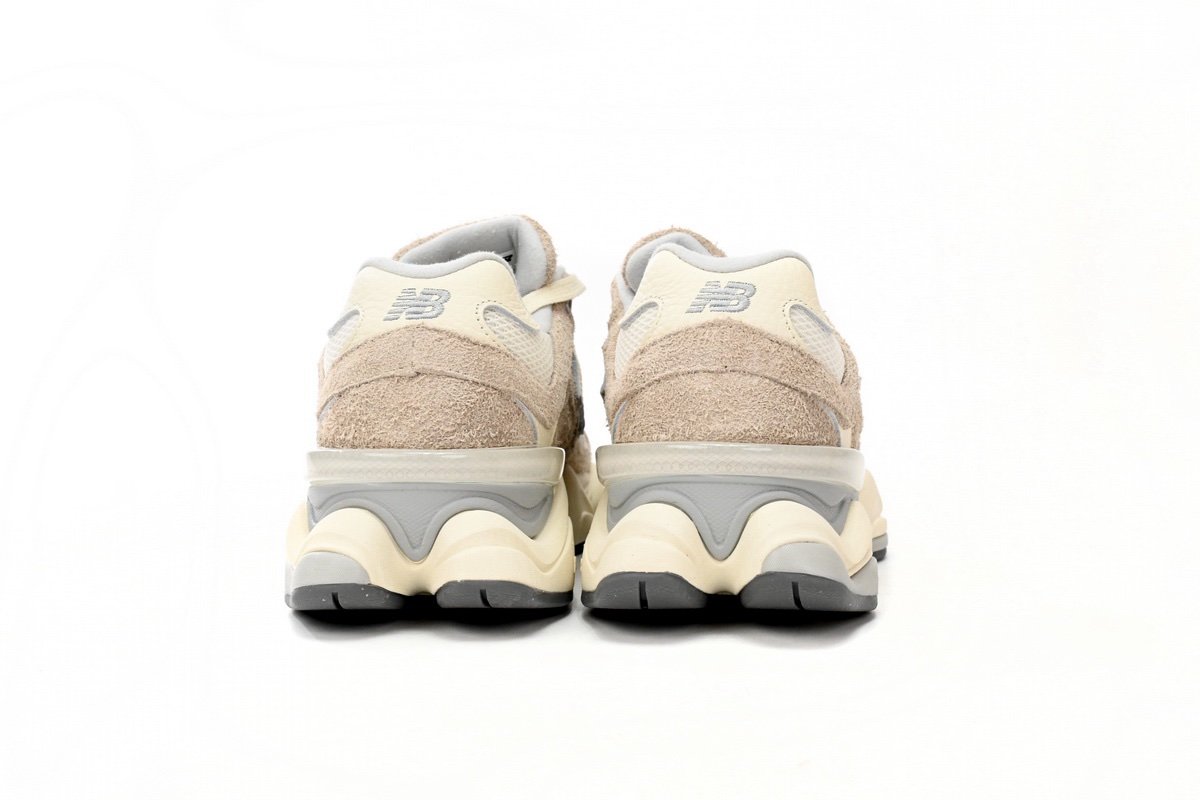 New Balance 9060 Driftwood Beige