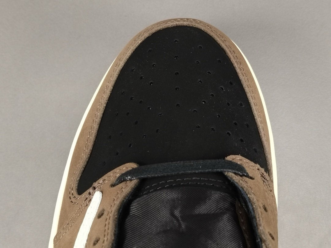 Jordan 1 Retro Low OG SP
Travis Scott Mocha