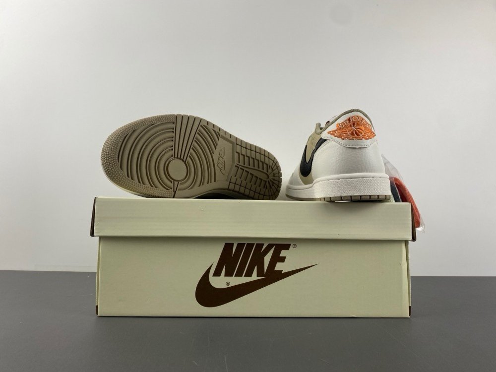 Jordan 1 Retro Low Golf
Travis Scott Neutral Olive
