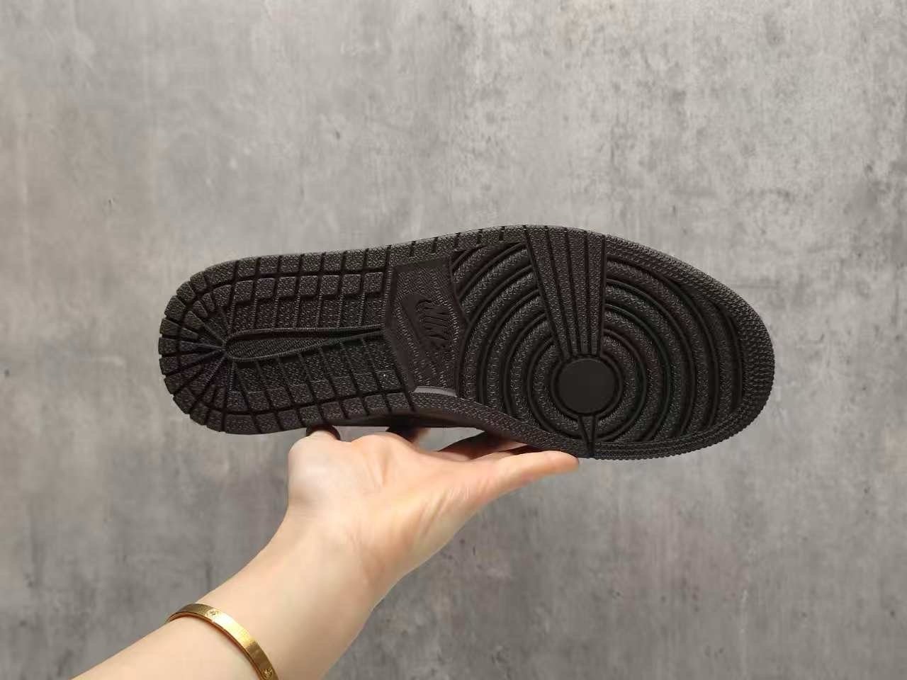 Jordan 1 Retro Low OG SP
Travis Scott Velvet Brown