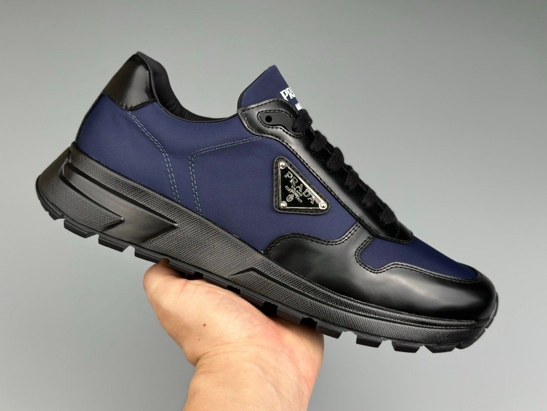 Prada Prax 01 Re-Nylon Navy Black