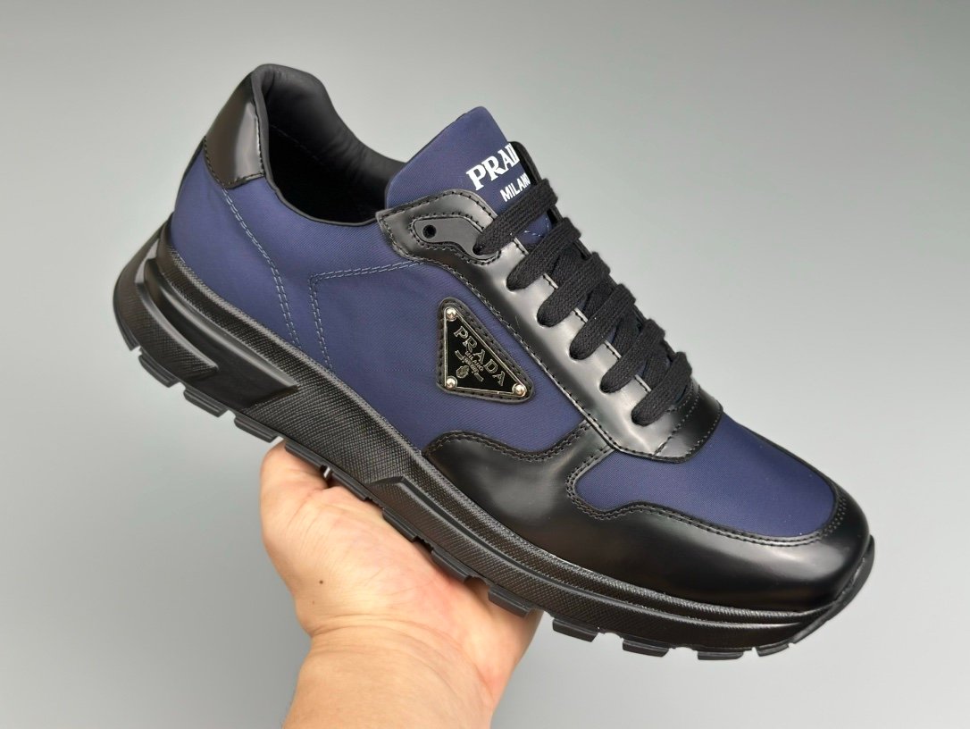 Prada Prax 01 Re-Nylon Navy Black