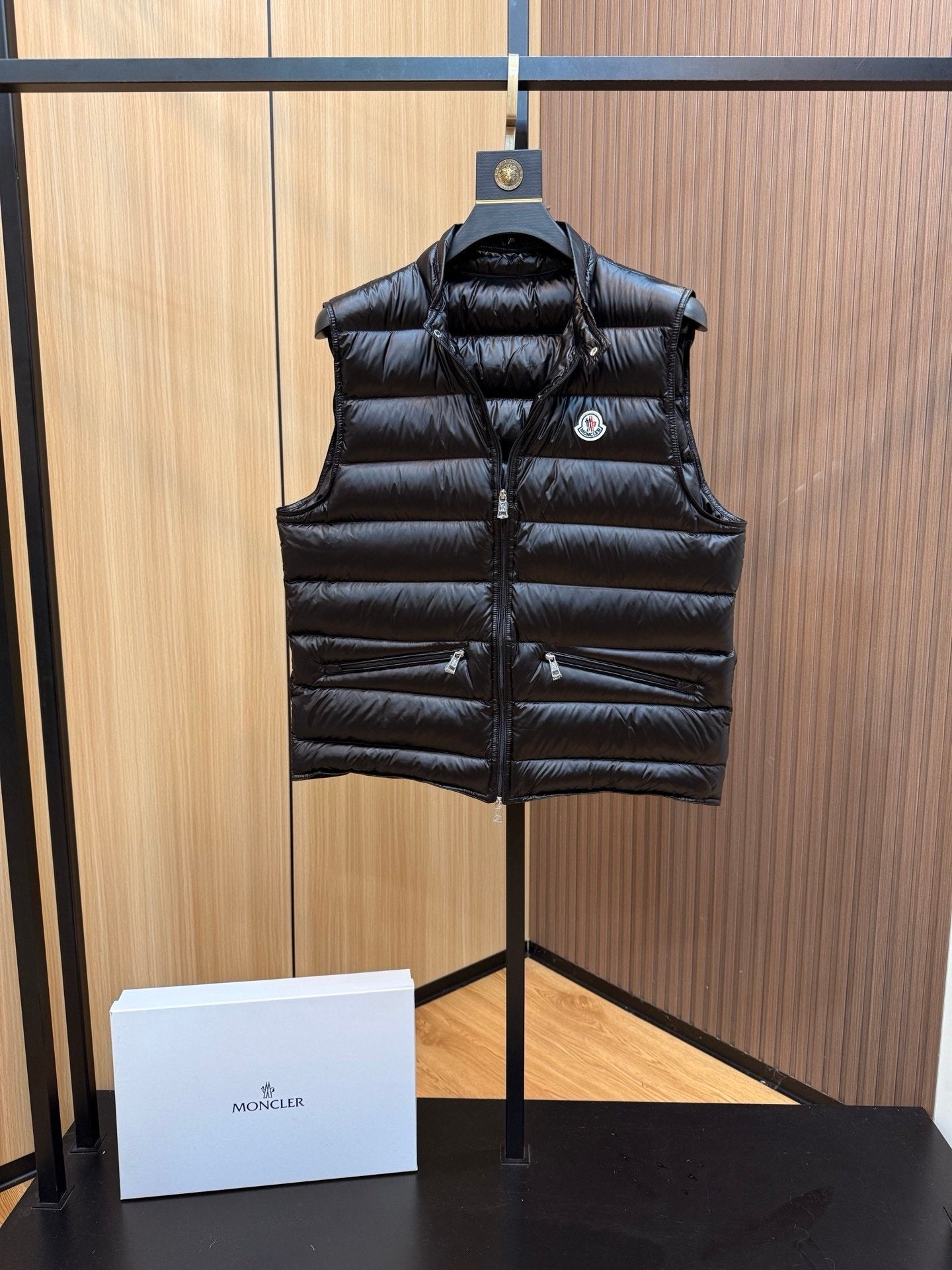 Moncler Lechtal Down Bodywarmer Black