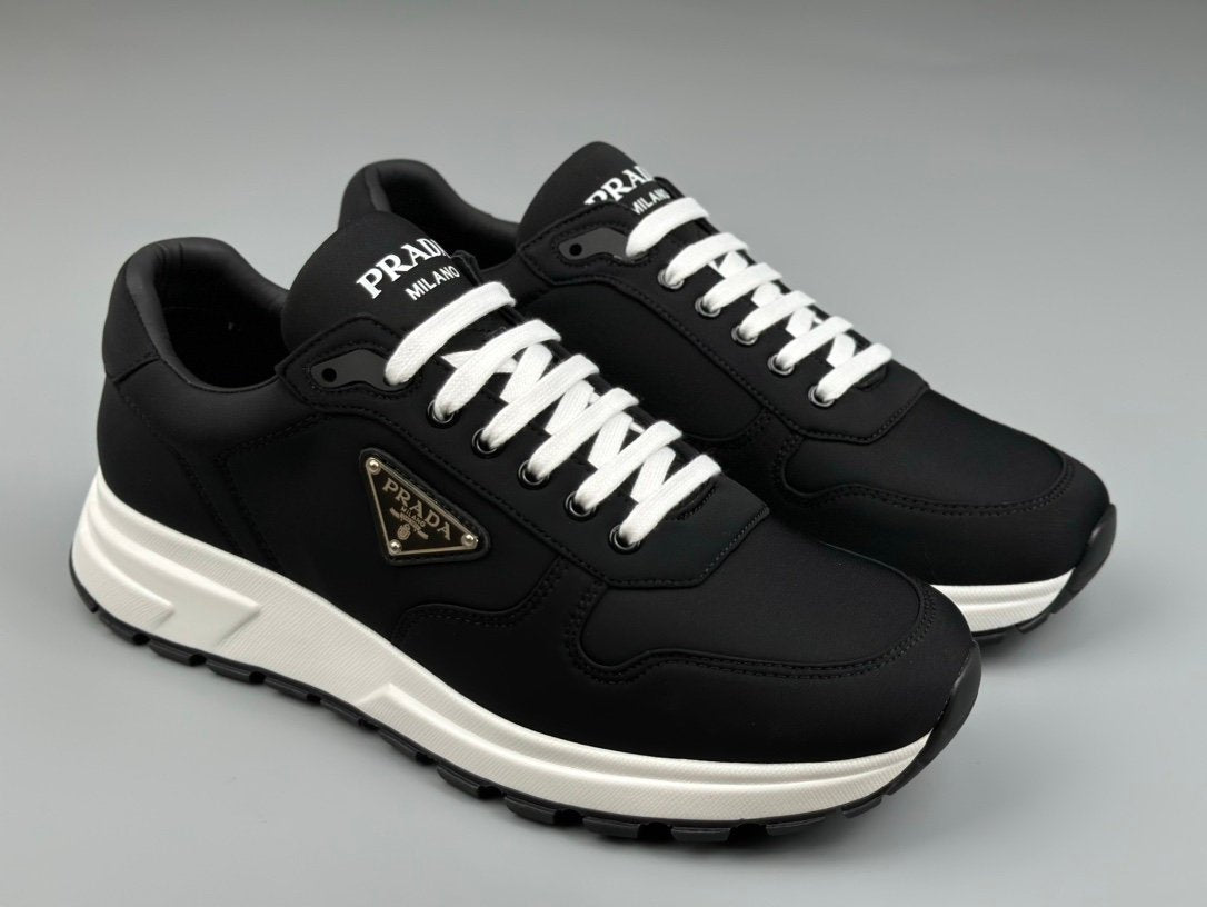 Prada Prax 01 Re-Nylon Black/White