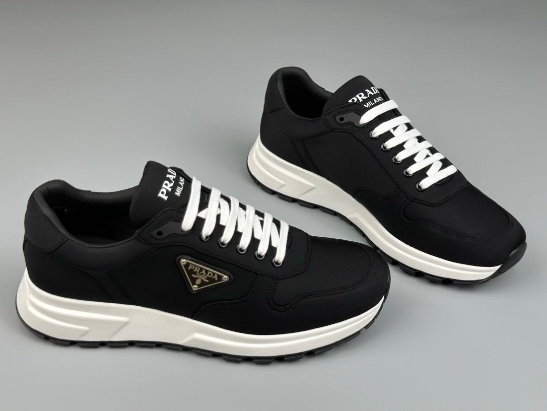 Prada Prax 01 Re-Nylon Black/White