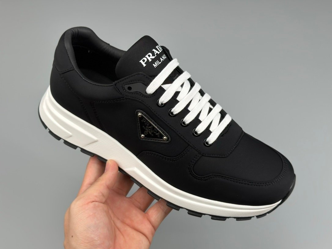 Prada Prax 01 Re-Nylon Black/White