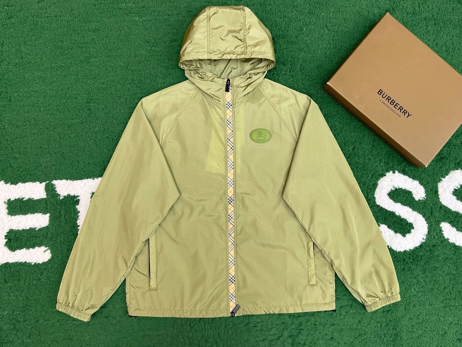Burberry Olive Green Nylon Jacket Check-strip