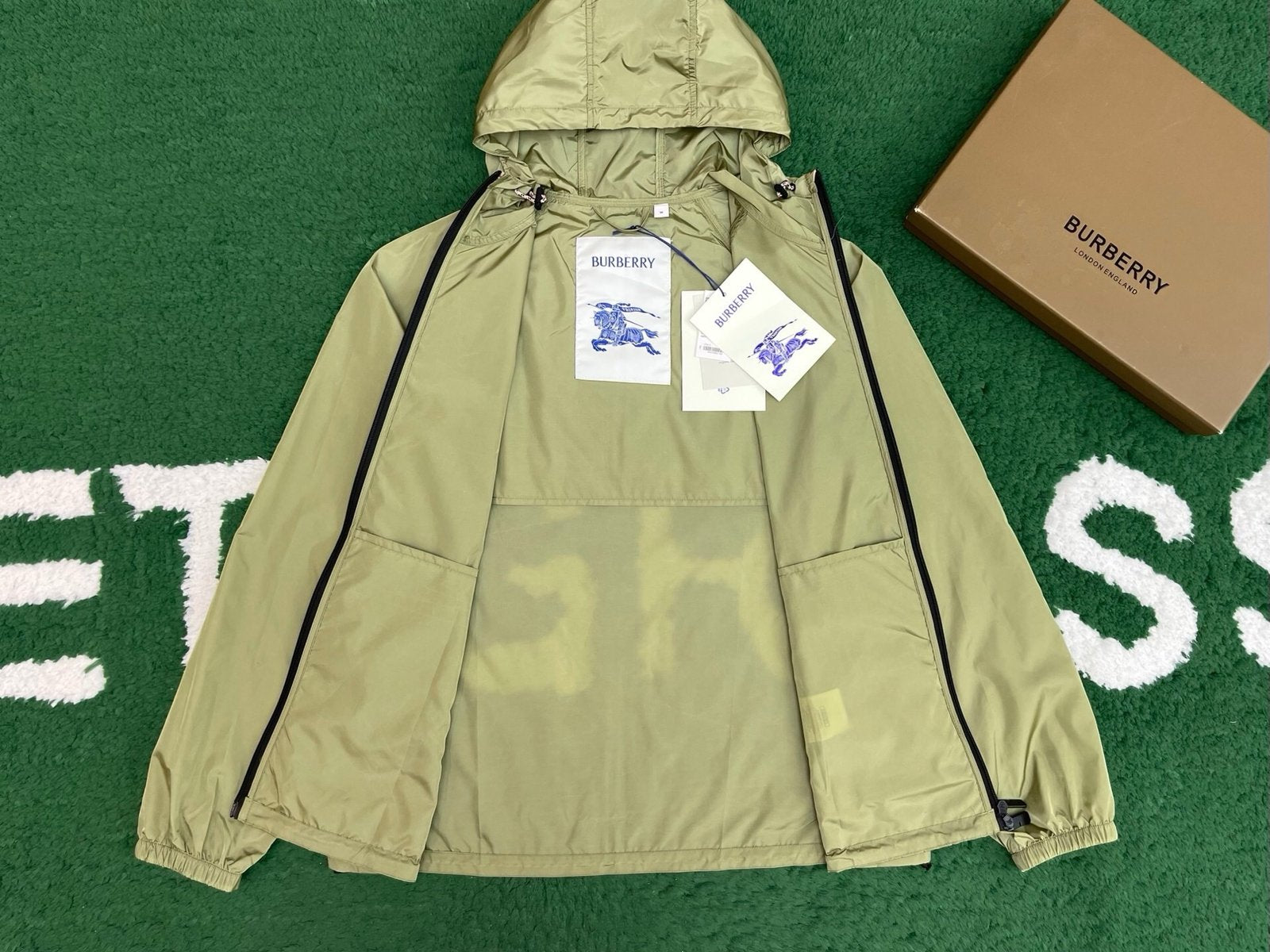 Burberry Olive Green Nylon Jacket Check-strip