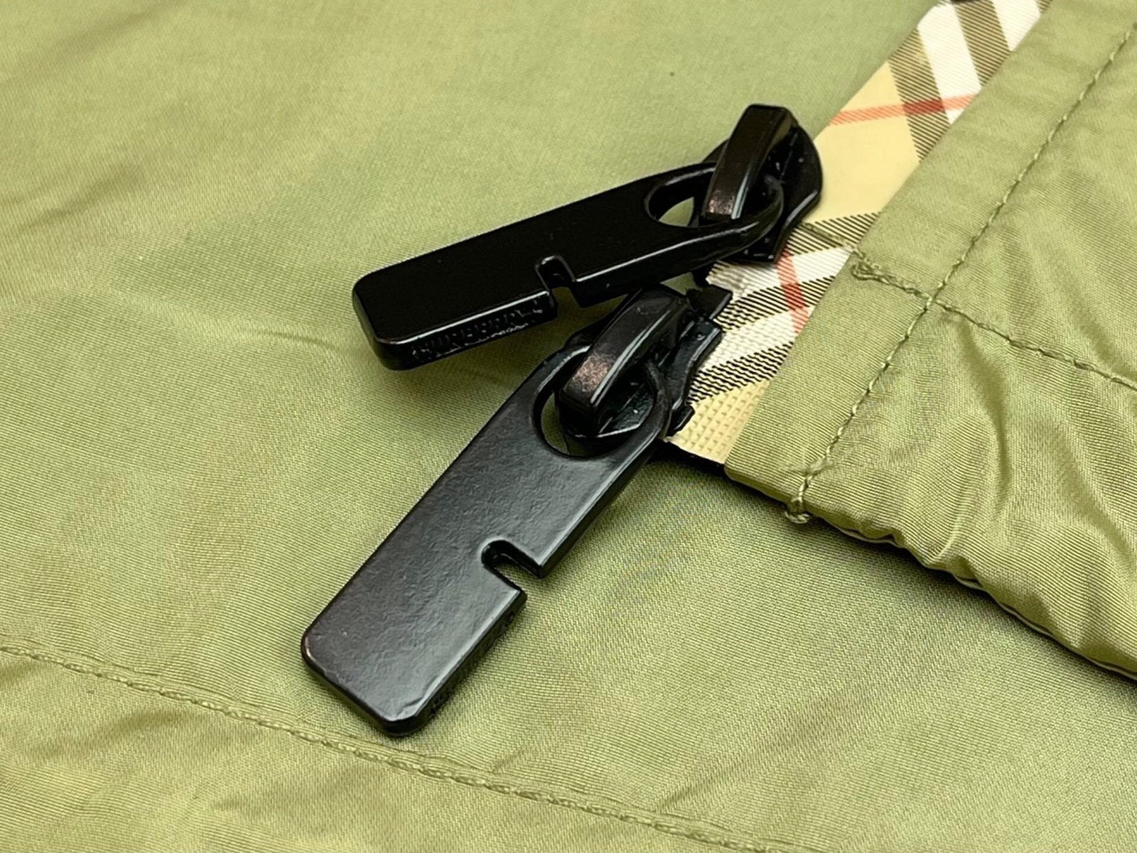 Burberry Olive Green Nylon Jacket Check-strip