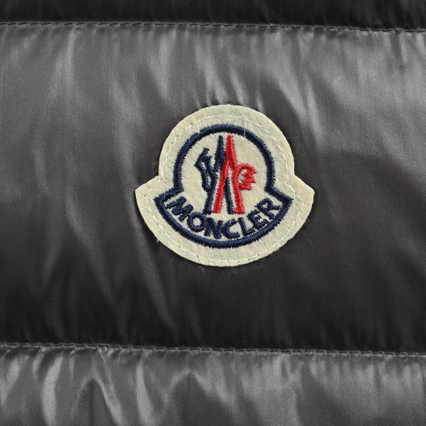 Moncler Lechtal Down Bodywarmer Grey
