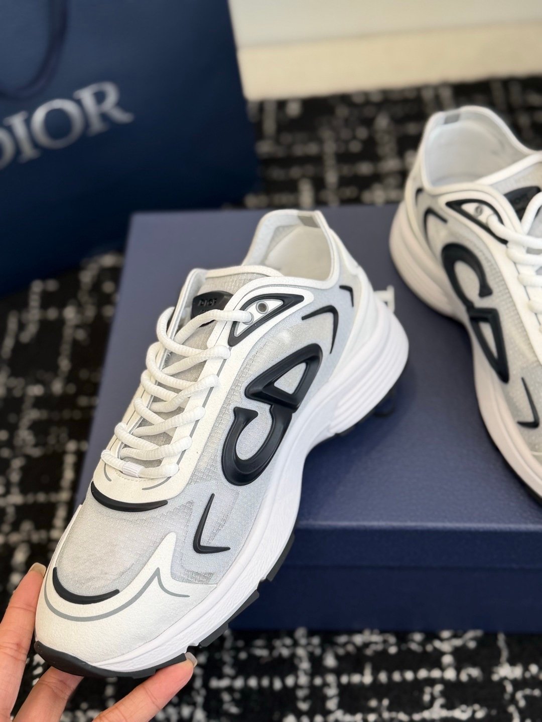 Dior B30 Countdown Tech White Semi Transparant