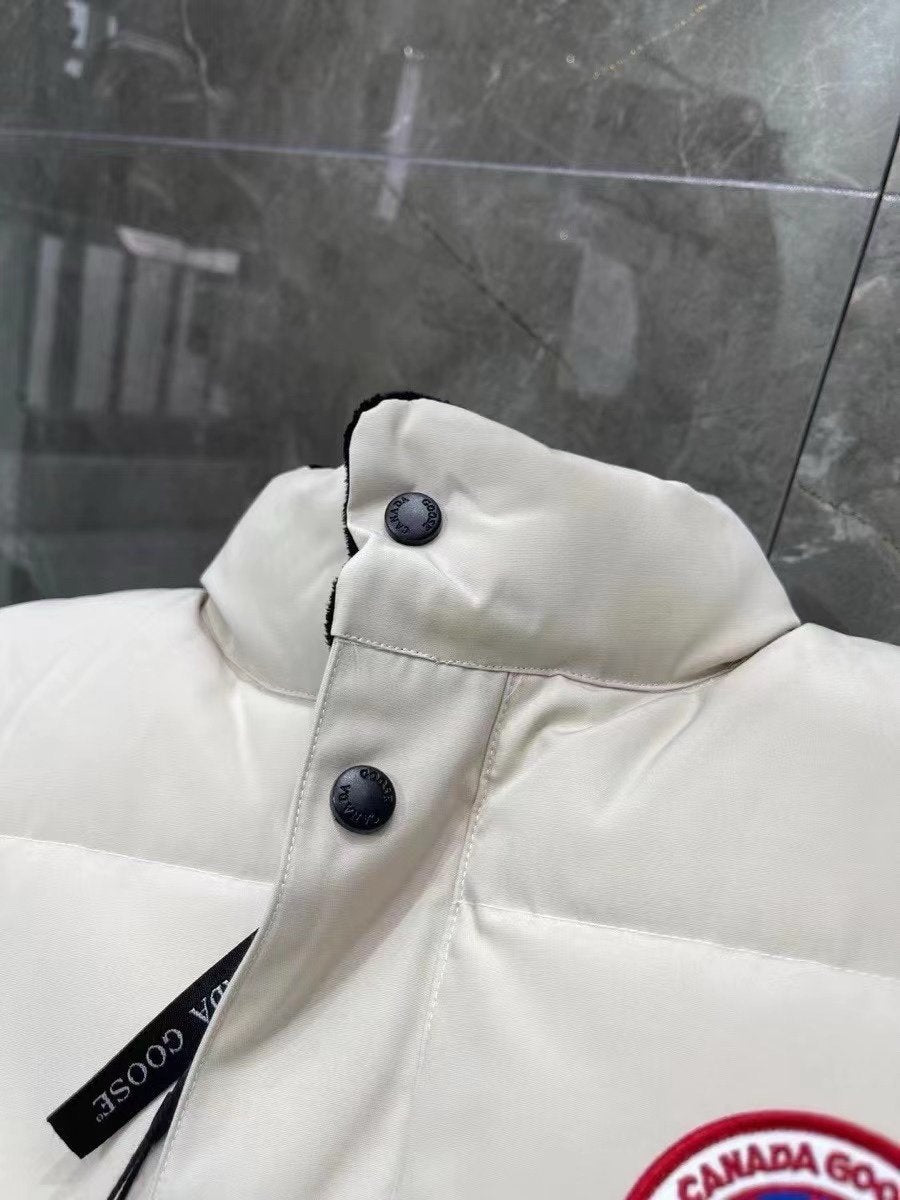 Canada Goose Freestyle Down Bodywarmer In White