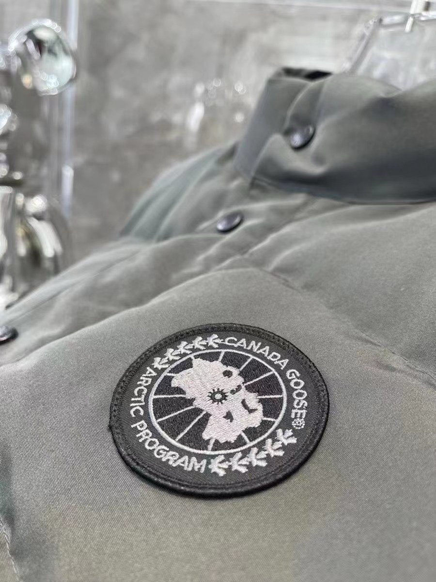 Canada Goose Freestyle Down Bodywarmer In Grey Black Patch