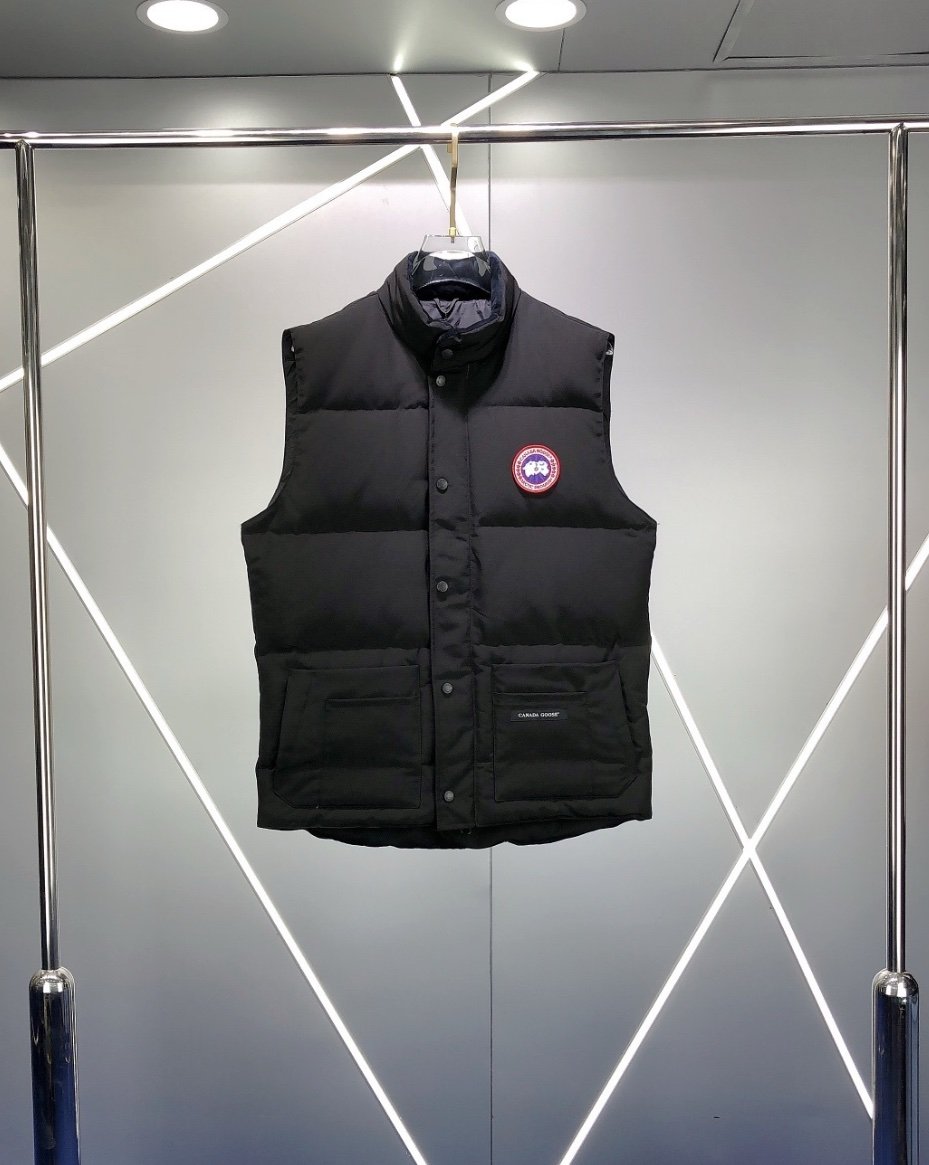 Canada Goose Freestyle Down Bodywarmer In Black