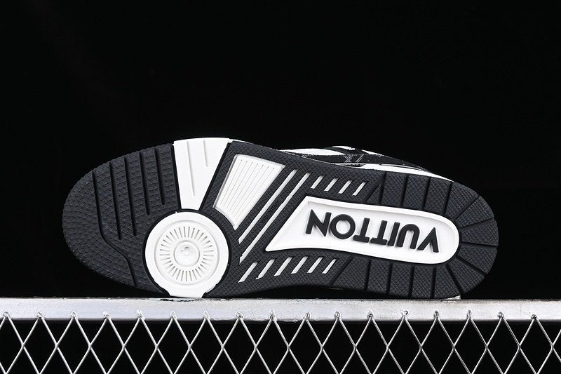 Louis Vuitton Trainer Monogram Black White
