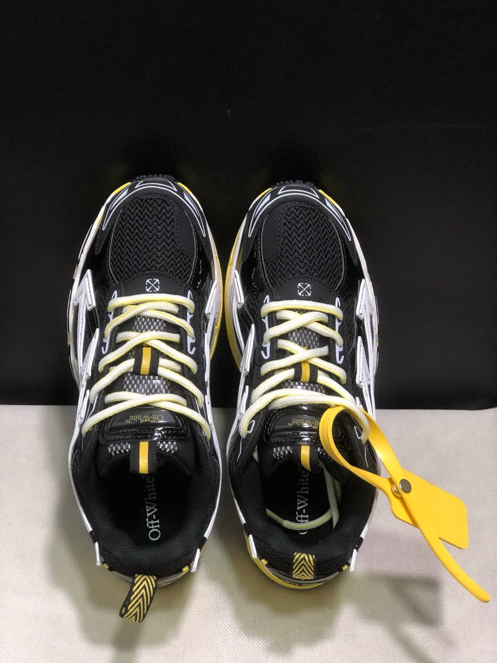 Off-White Be Right Back Black/White Yellow