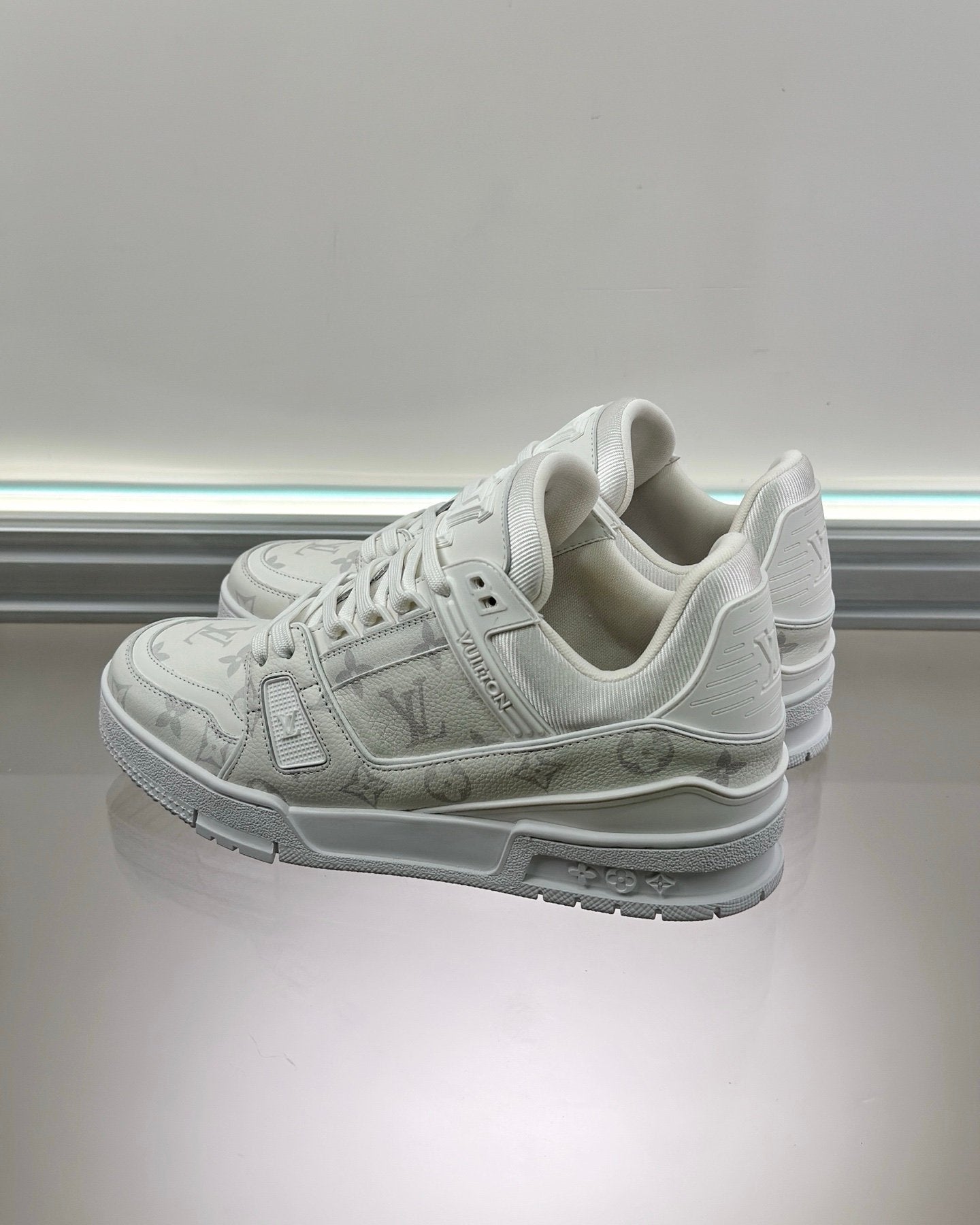 Louis Vuitton Trainer White Monochrome