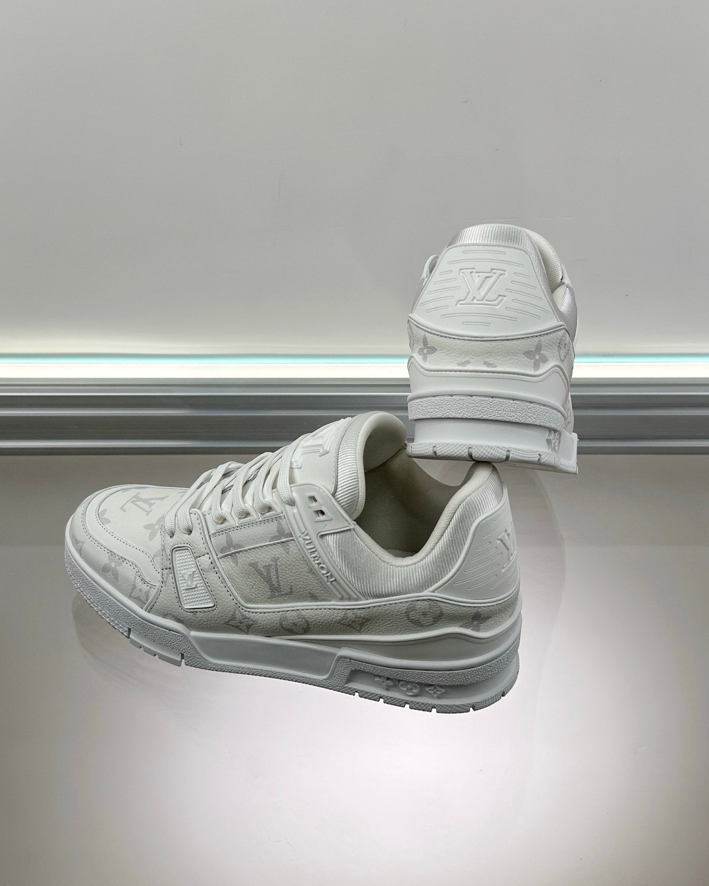 Louis Vuitton Trainer White Monochrome