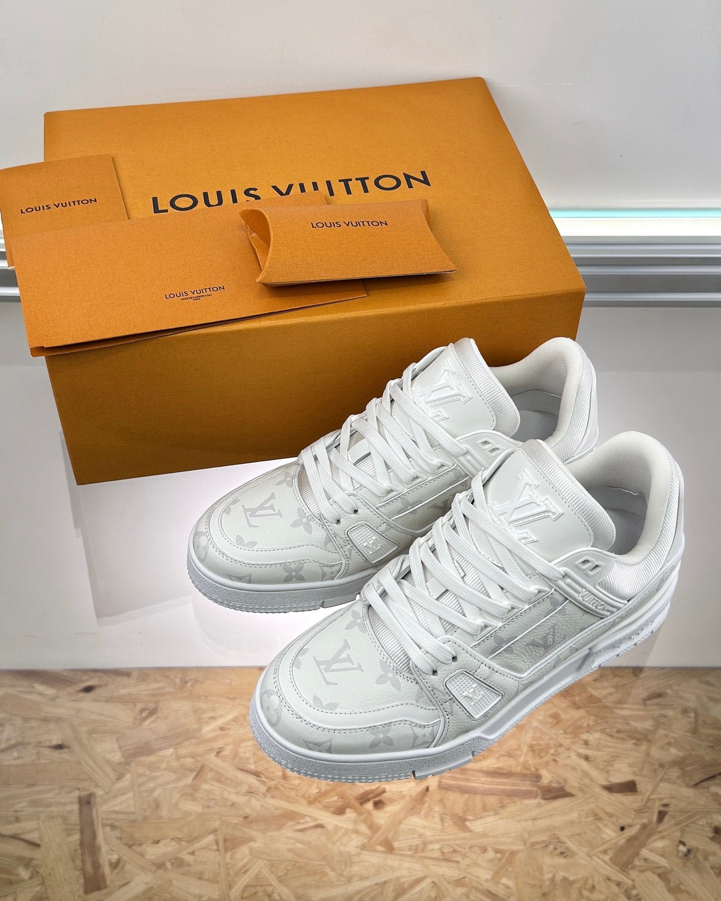 Louis Vuitton Trainer White Monochrome