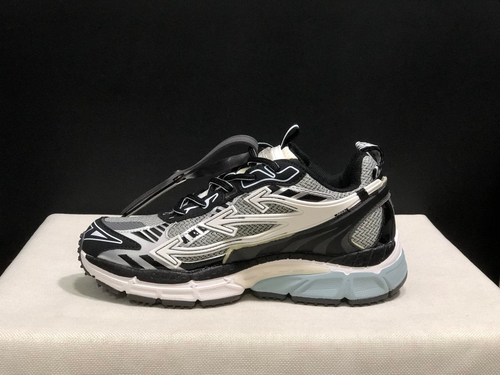 Off-White Be Right Back Silver White Black
