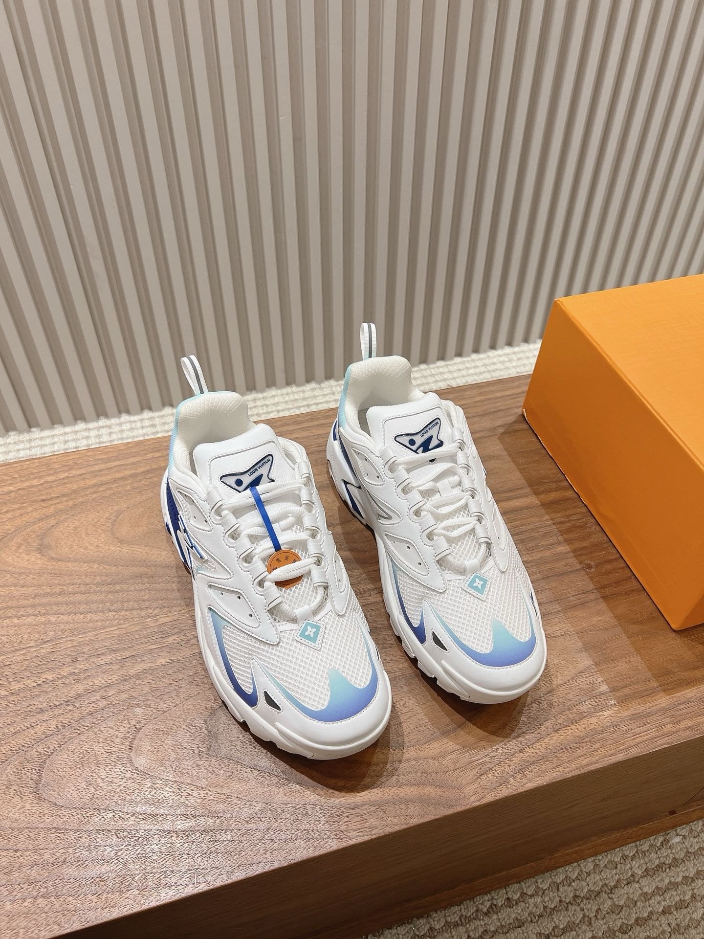 Louis Vuitton Runner Tatic White Blue