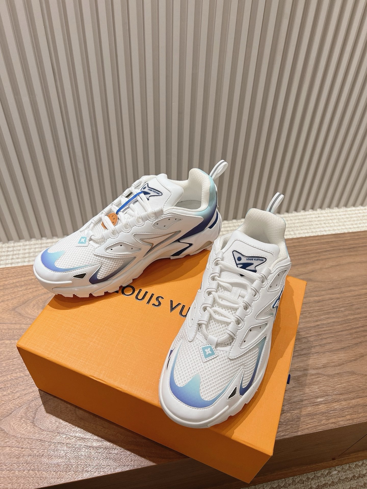 Louis Vuitton Runner Tatic White Blue