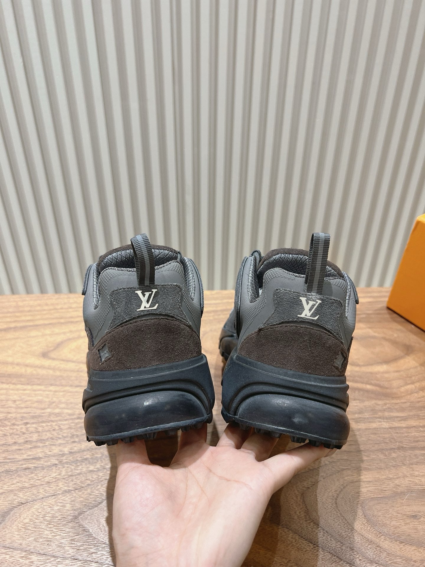 Louis Vuitton Runner Tatic Grey