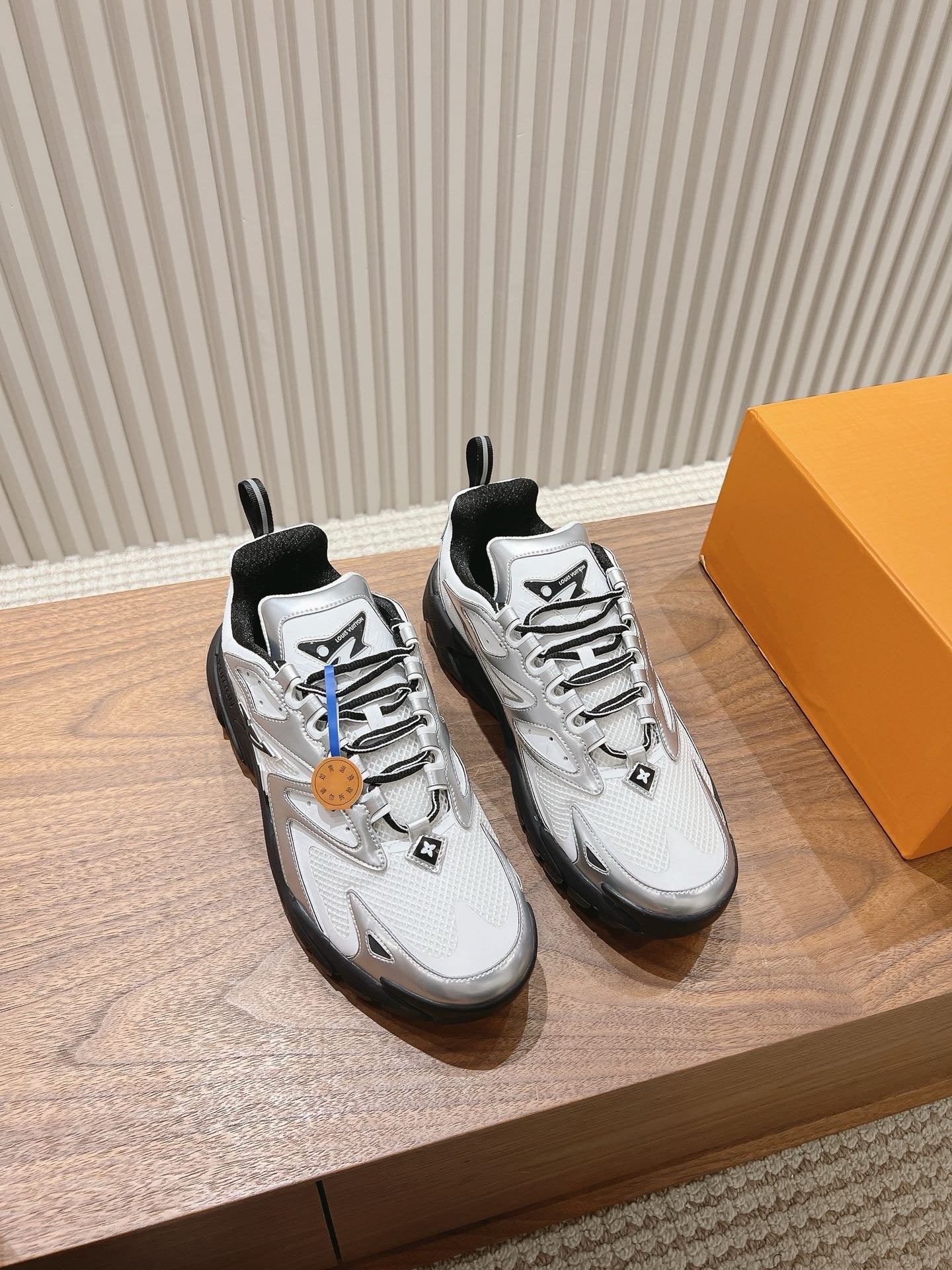 Louis Vuitton Runner Tatic Silver Black