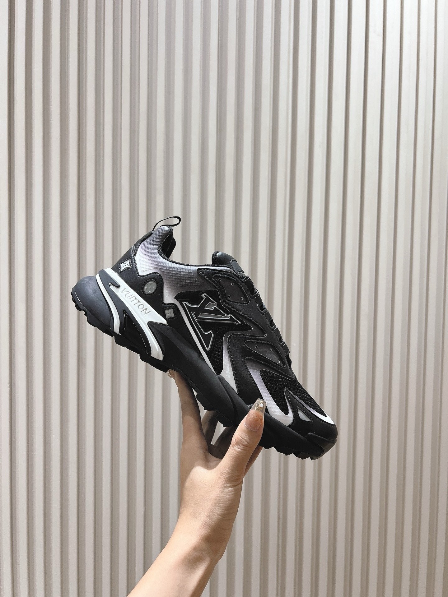 Louis Vuitton Runner Tatic Black White