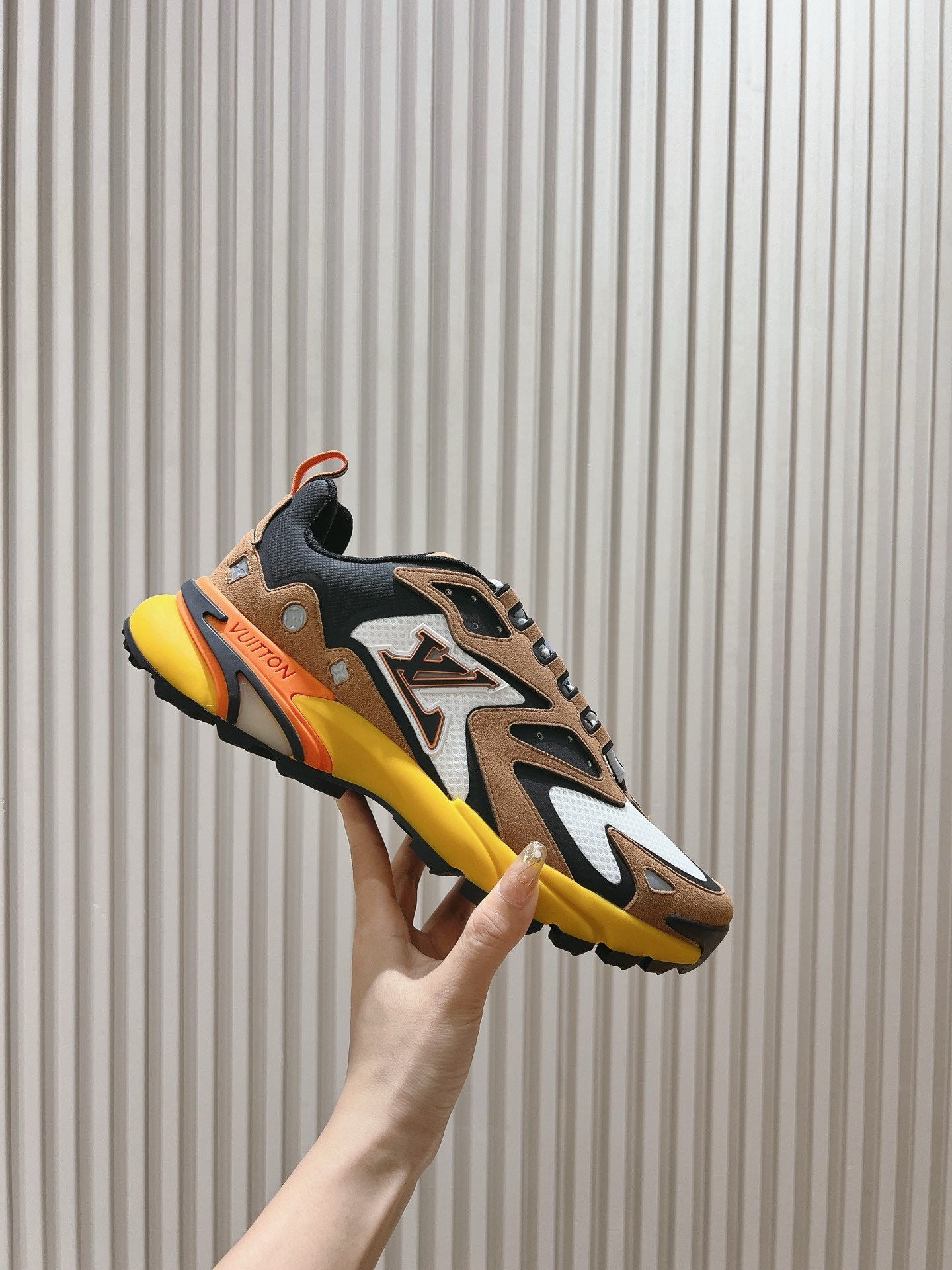 Louis Vuitton Runner Tatic Moka