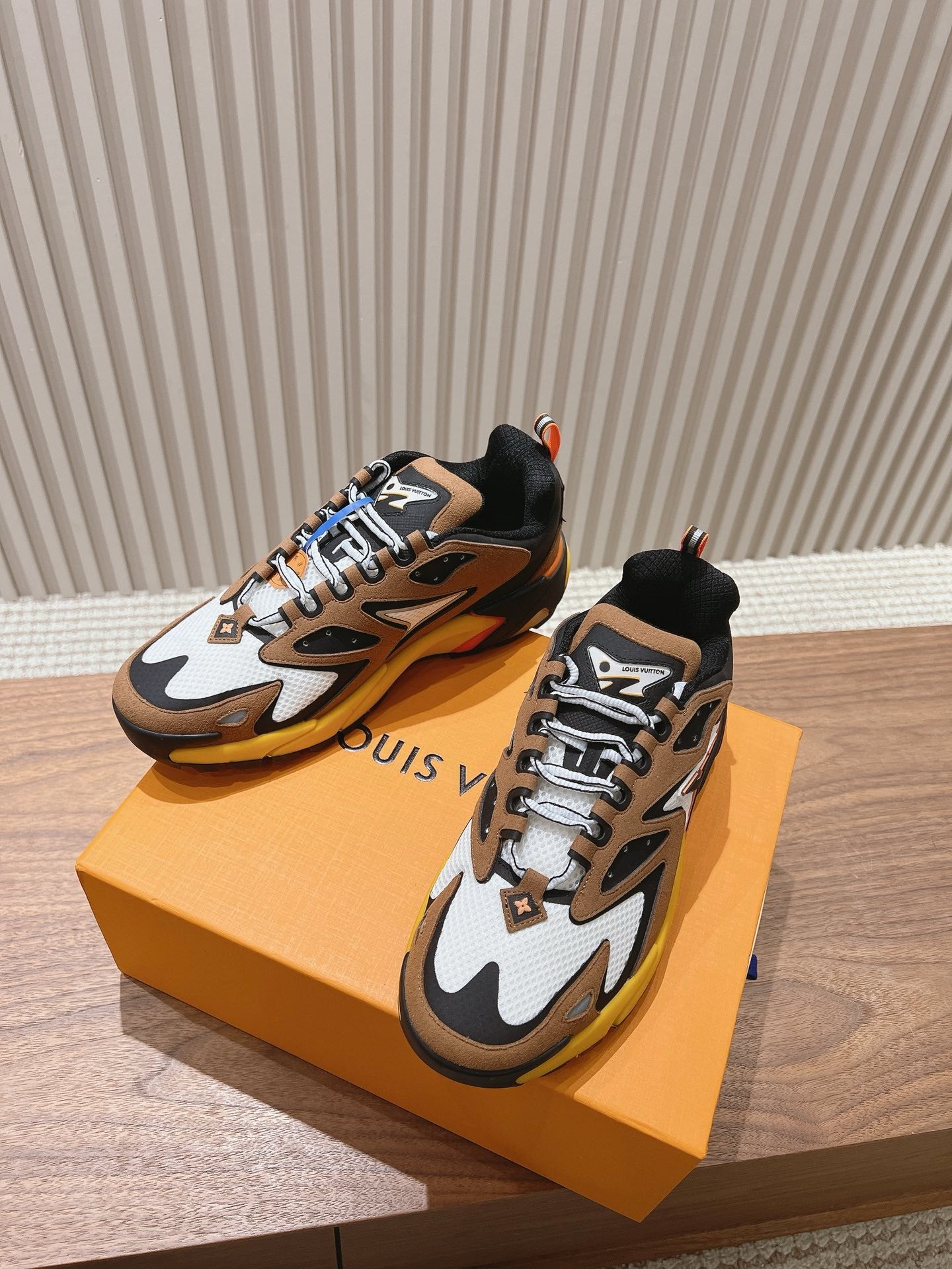 Louis Vuitton Runner Tatic Moka