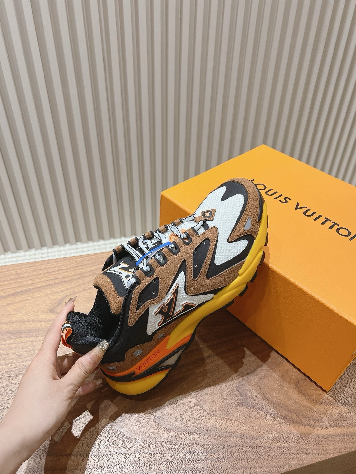 Louis Vuitton Runner Tatic Moka