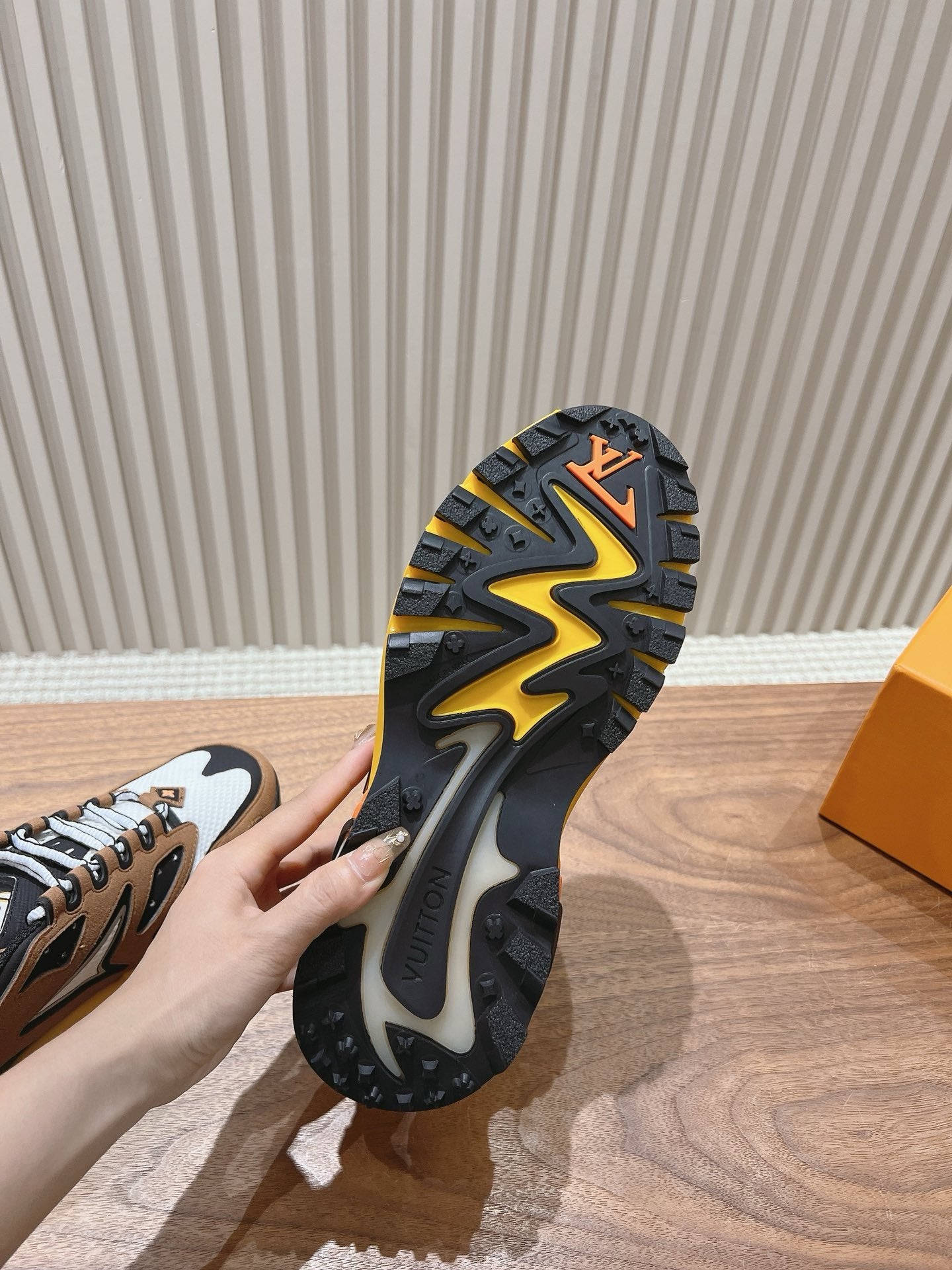 Louis Vuitton Runner Tatic Moka