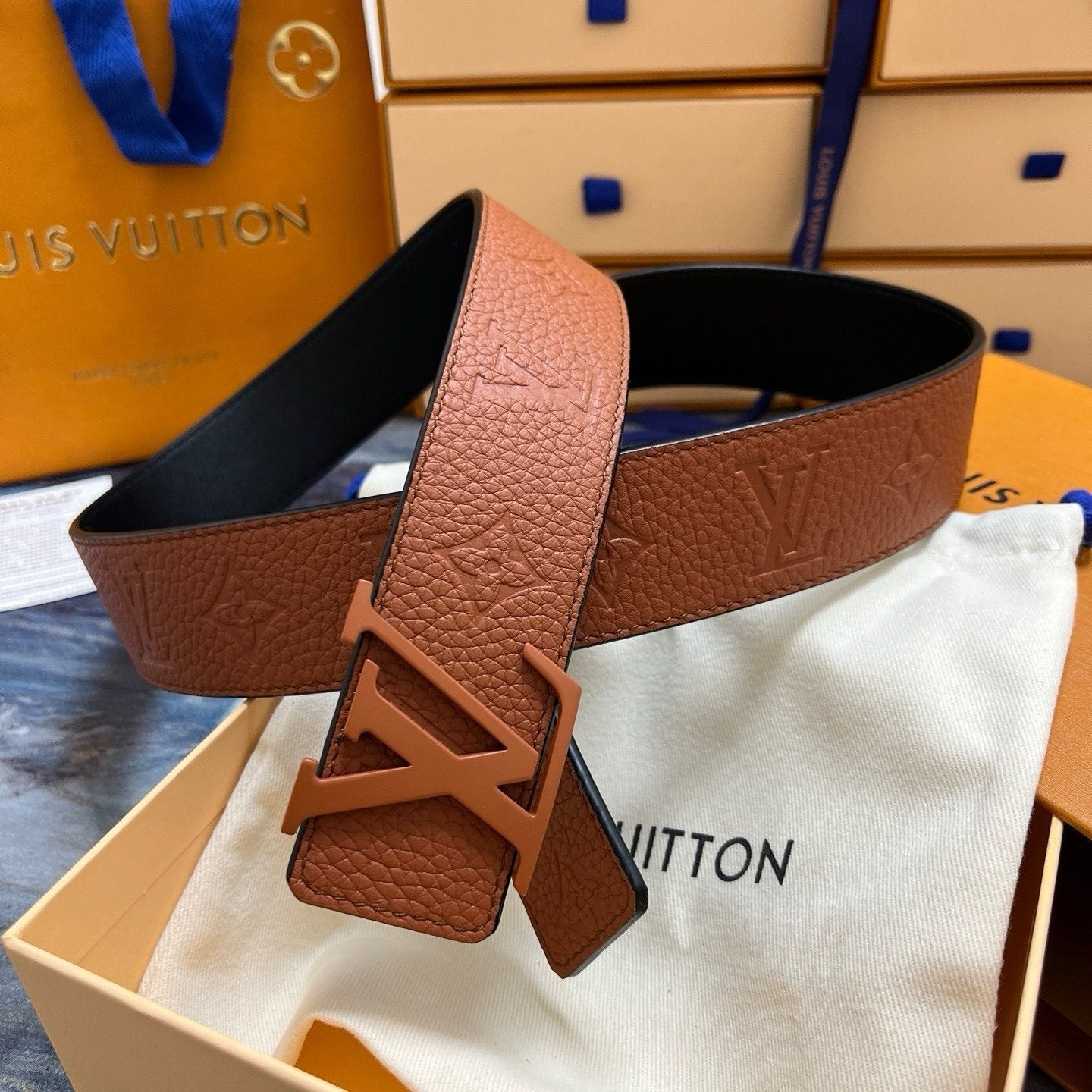 Louis Vuitton LV Initials Taurillon Monogram 40mm Reversible Belt
Camel Brown