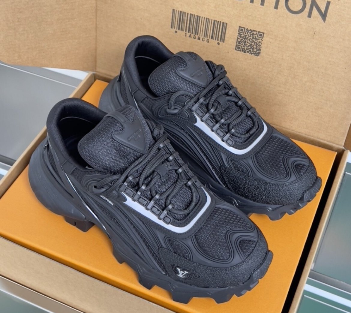 Louis Vuitton Summit Sneaker Black